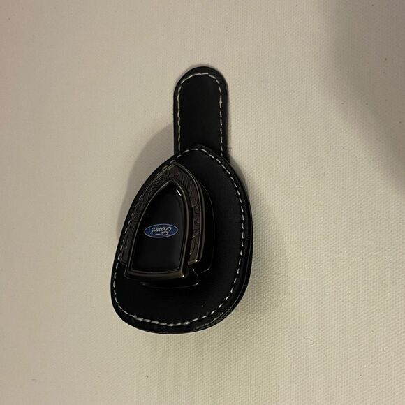 Ford Sunglass Holder for Car with Logo Black PU Leather NWT - Picture 4 of 9